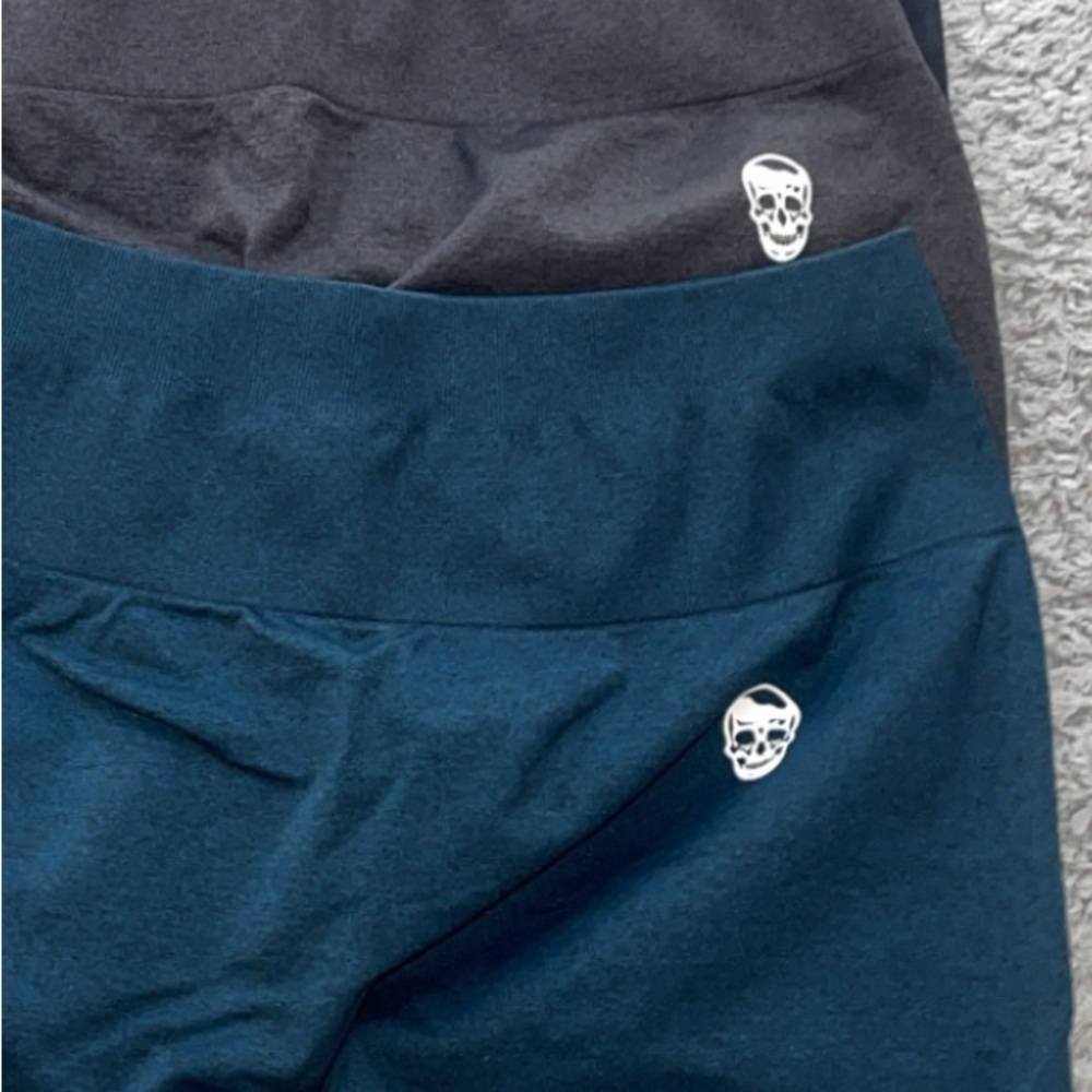 GymReapers -Women's Seamless Infinity Shorts - Black, Gray, and Blue - Picture 3 of 4